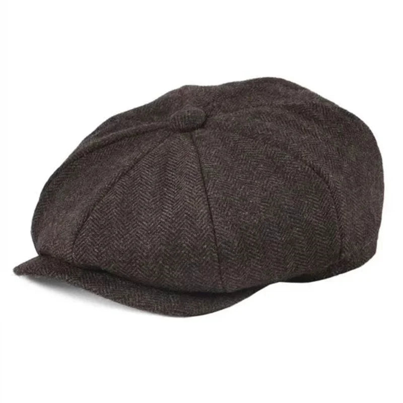 Bonnet d’hiver Bloom™ brun en tissu à chevrons, visière courte, bouton sur le dessus.