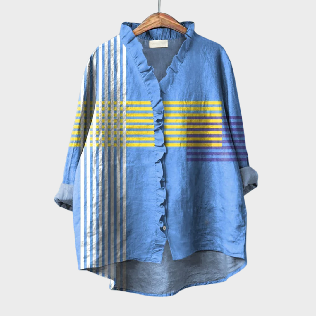 Blouse d’été Tina bleue, liserés jaunes et rayures, encolure volants boutonnée