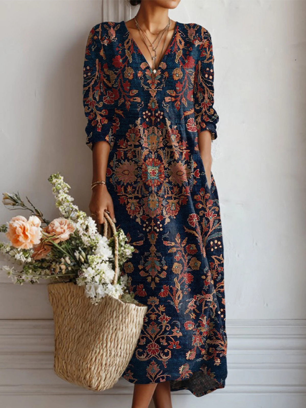 Robe Alessia™ à manches longues bouffantes, motif floral bleu foncé et multicolore