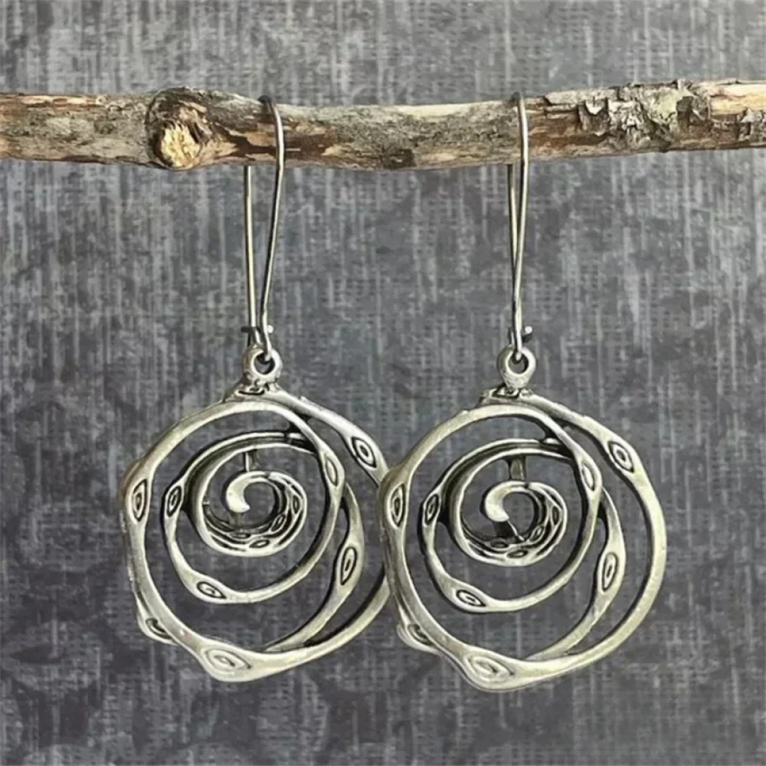 Boucles d’oreilles argent circulaires à motif labyrinthe spiralé, fermoir crochet