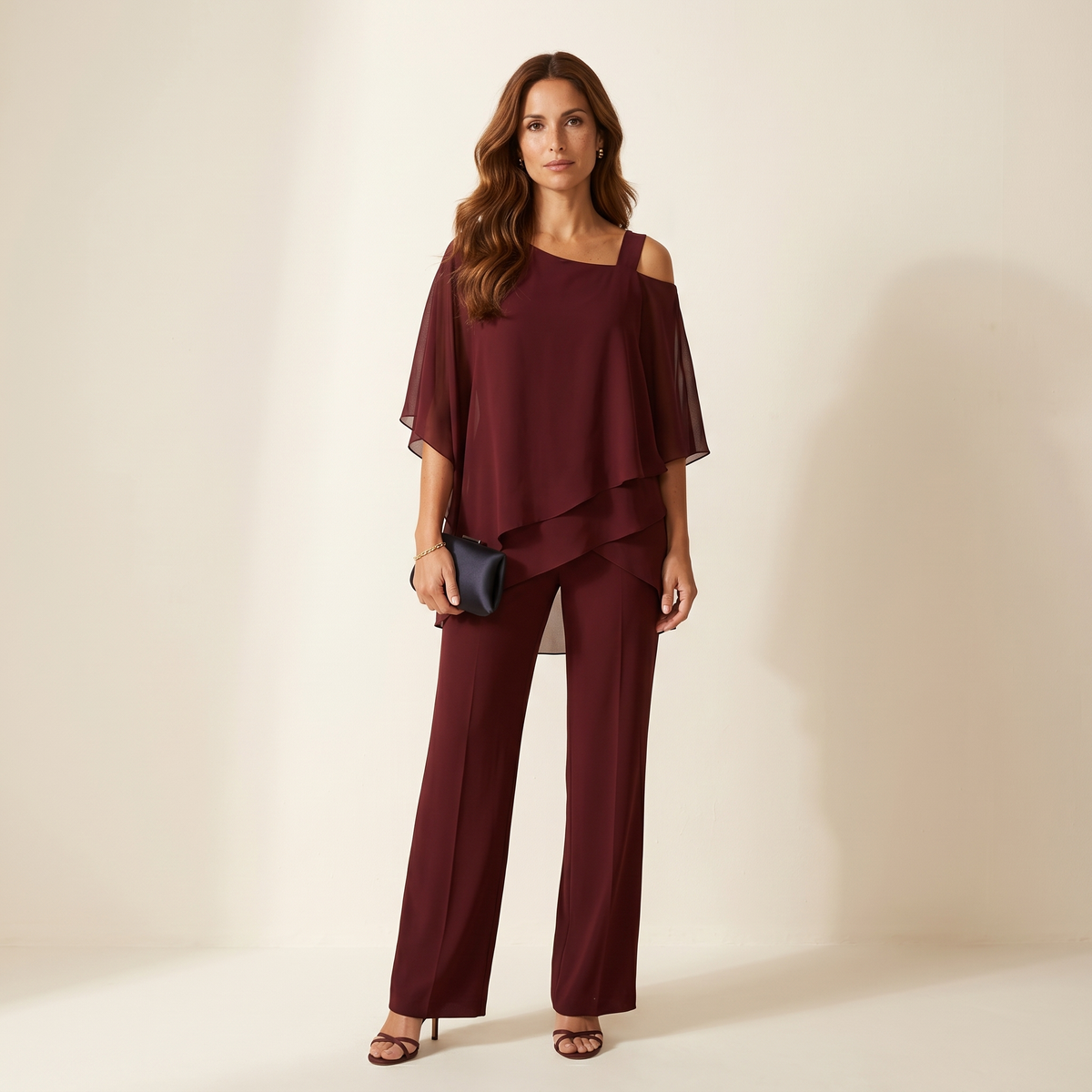 Ensemble fluide respirant bordeaux : top en voile asymétrique et pantalon long taille haute
