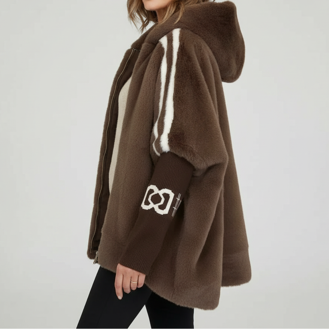 Veste d’hiver marron en fausse fourrure, capuche, fermeture zippée, manches rayées blanches