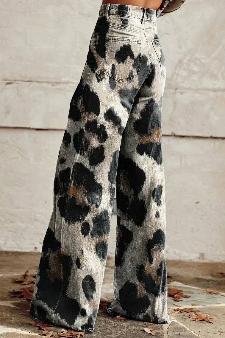 Pantalon de ville bohème Ghepardo à imprimé léopard noir et gris, jambe droite ample