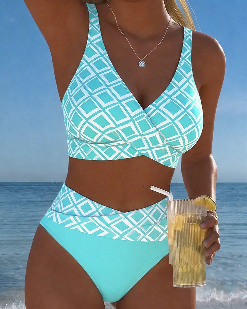 Ensemble maillot de bain : haut à motif losanges bleu turquoise, bas bleu turquoise