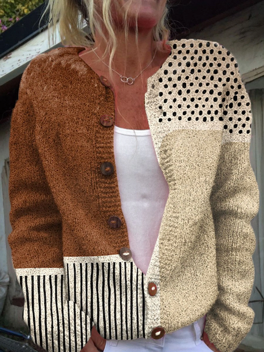 Gilet en maille vintage encolure V, boutons devant, texture chinée et empiècement ajouré beige