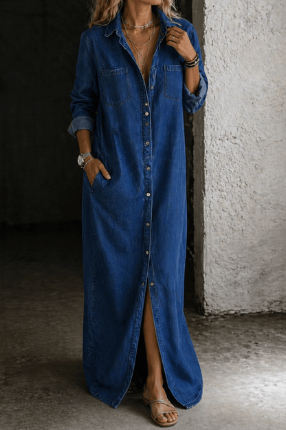 Robe longue boutonnée denim bleu foncé, col chemise, boutons sur toute la longueur.
