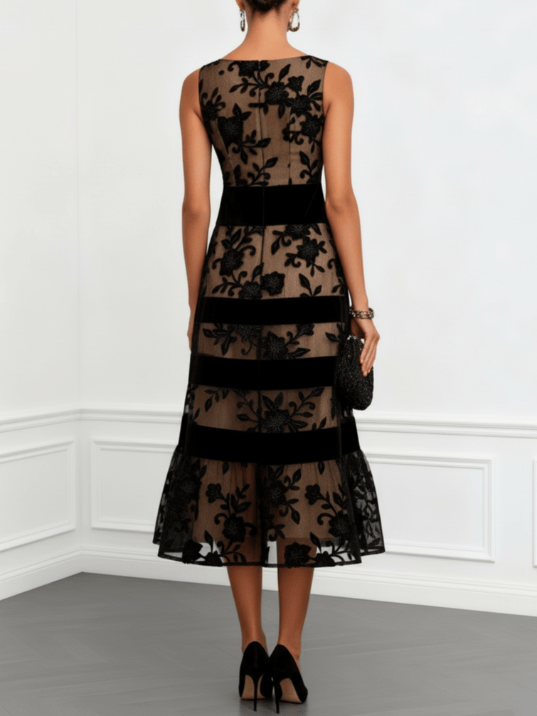 Robe midi évasée sans manches noire, motif floral sur tulle, vue de dos