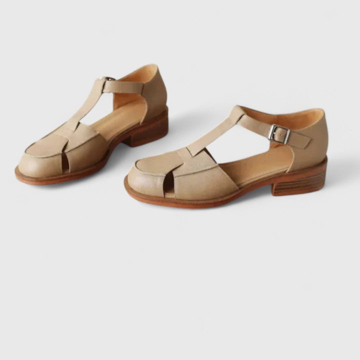 Sandales bébé beige, brides avec boucle et semelles en bois, talon bas.