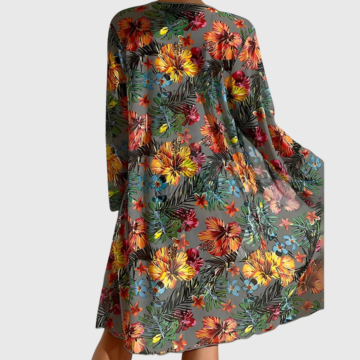 Ensemble bikini avec paréo long fleuri, devant noué sur la poitrine