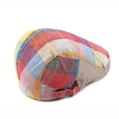 Casquette d’été Bloom™ en tissu à carreaux rouge, rose, bleu et beige, avec sangle