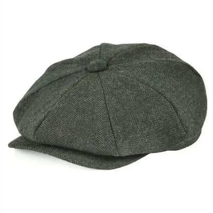 Bonnet d’hiver Bloom™ vert olive en tissu texturé à chevrons, visière courte, bouton.