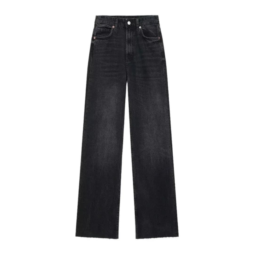Pantalon en denim noir à coupe droite, poches arrière et braguette boutonnée, passants