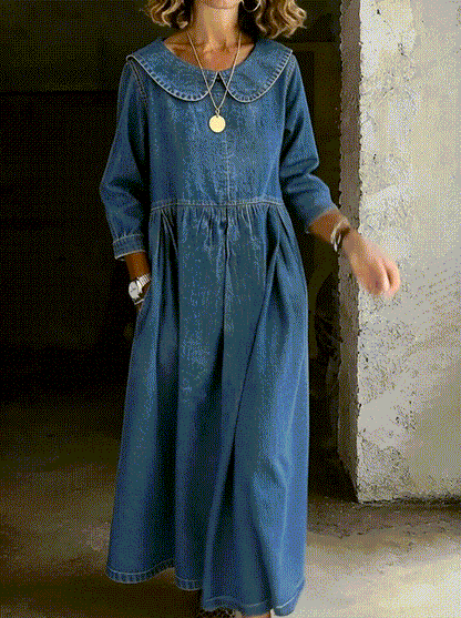 Robe en jean bleu clair à col Peter Pan, manches longues et taille froncée