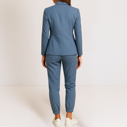 Ensemble veste blazer et pantalon de jogging bleu, taille à cordon et chevilles resserrées