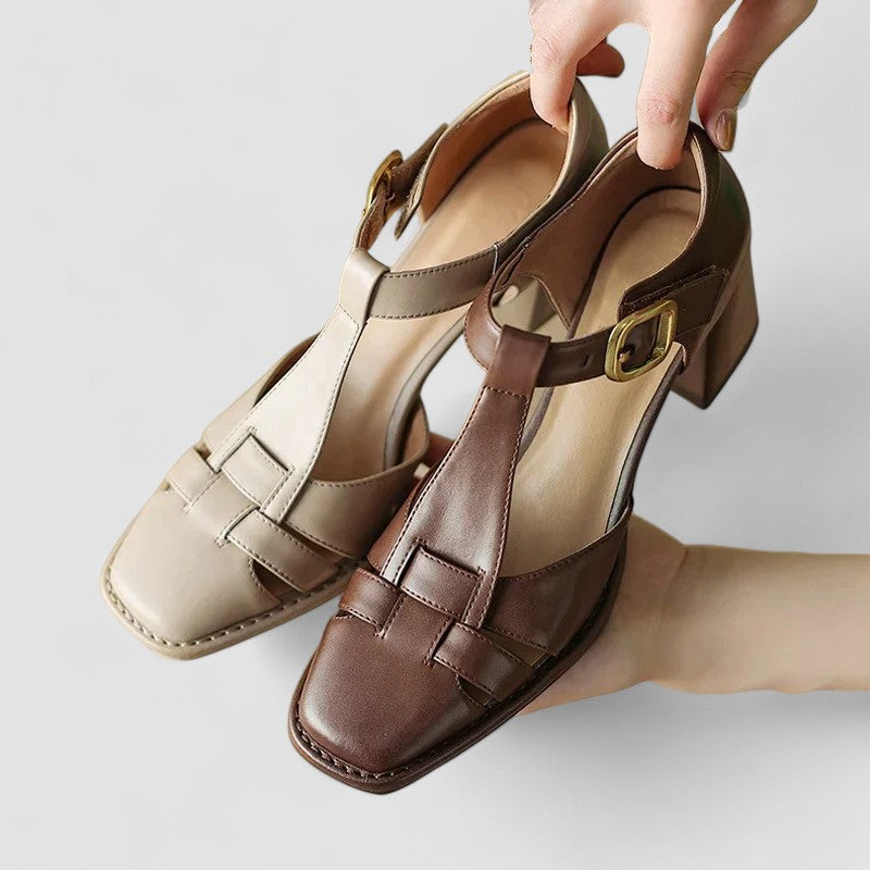 Chaussures bébé à découpes latérales, beige et marron, brides réglables à boucle