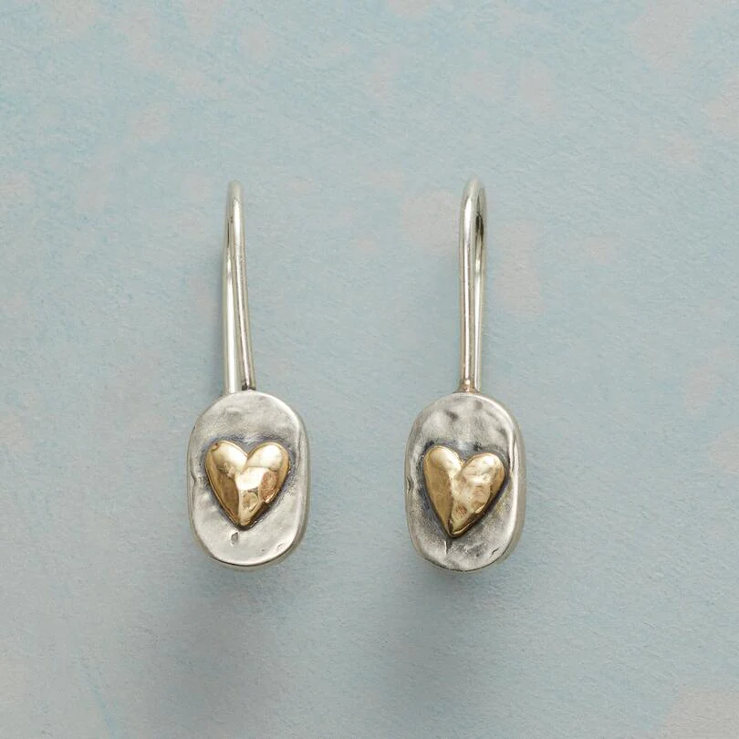 Boucles d’oreilles cœur en argent avec cœur doré, forme ovale et fermoir simple