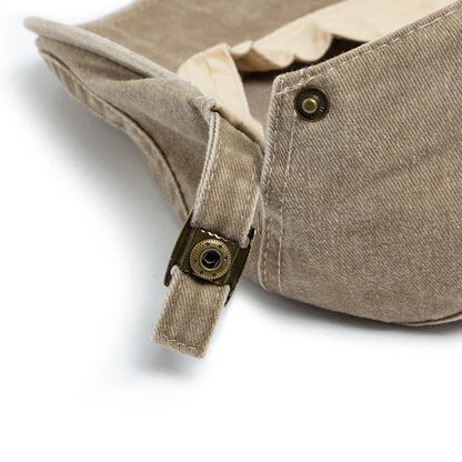 Casquette Bloom™ vintage kaki/beige, détail de sangle réglable et boutons