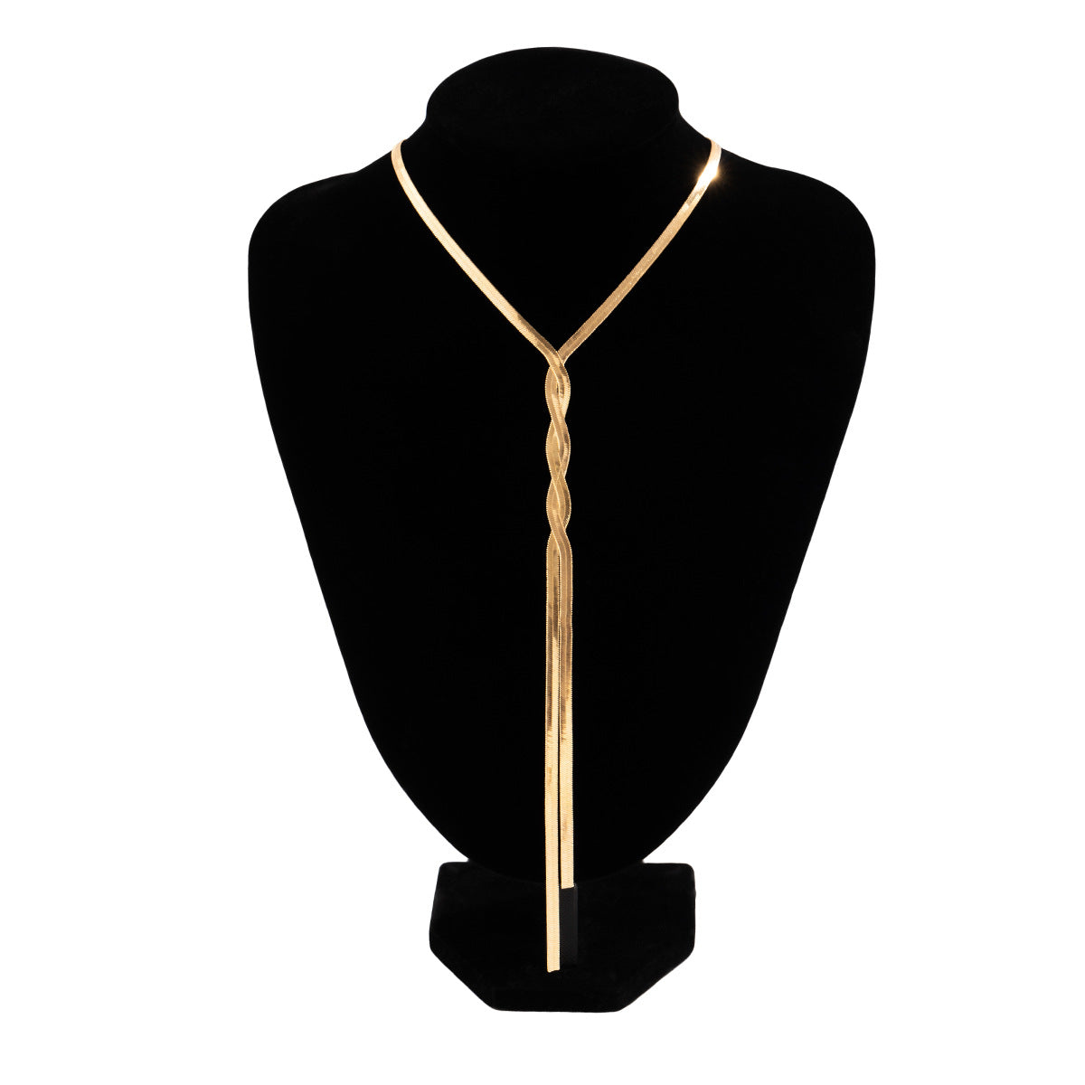 Collier chaîne torsadée dorée sur présentoir : pendentif long et design torsadé