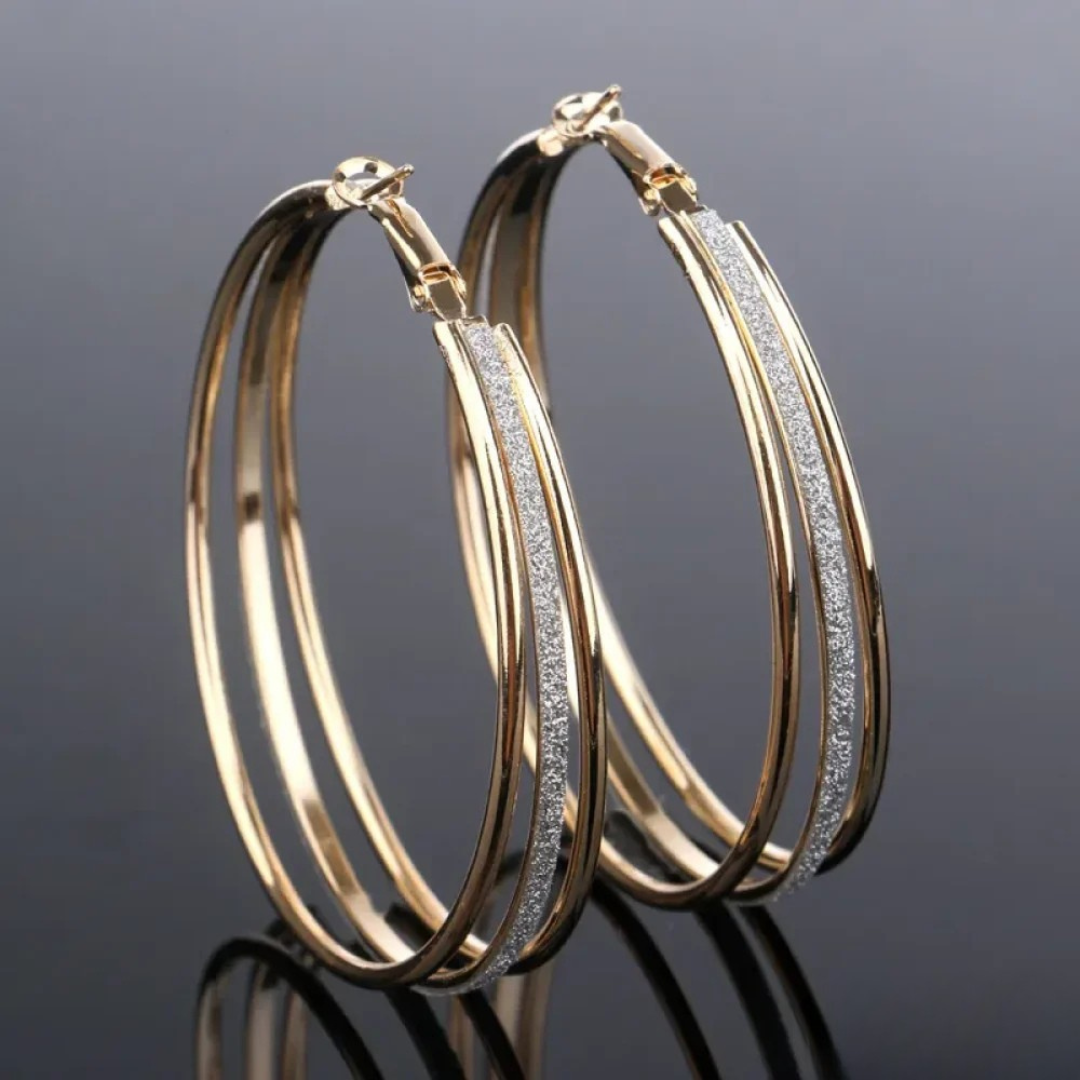 Boucles d’oreilles créoles rétro dorées, fines strass sur la face extérieure
