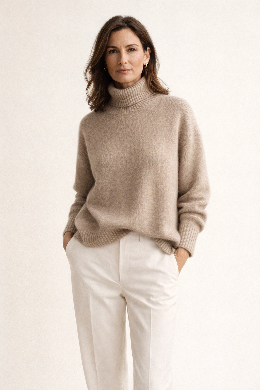 Pull en maille à col roulé, beige clair, manches longues, côtes au bas