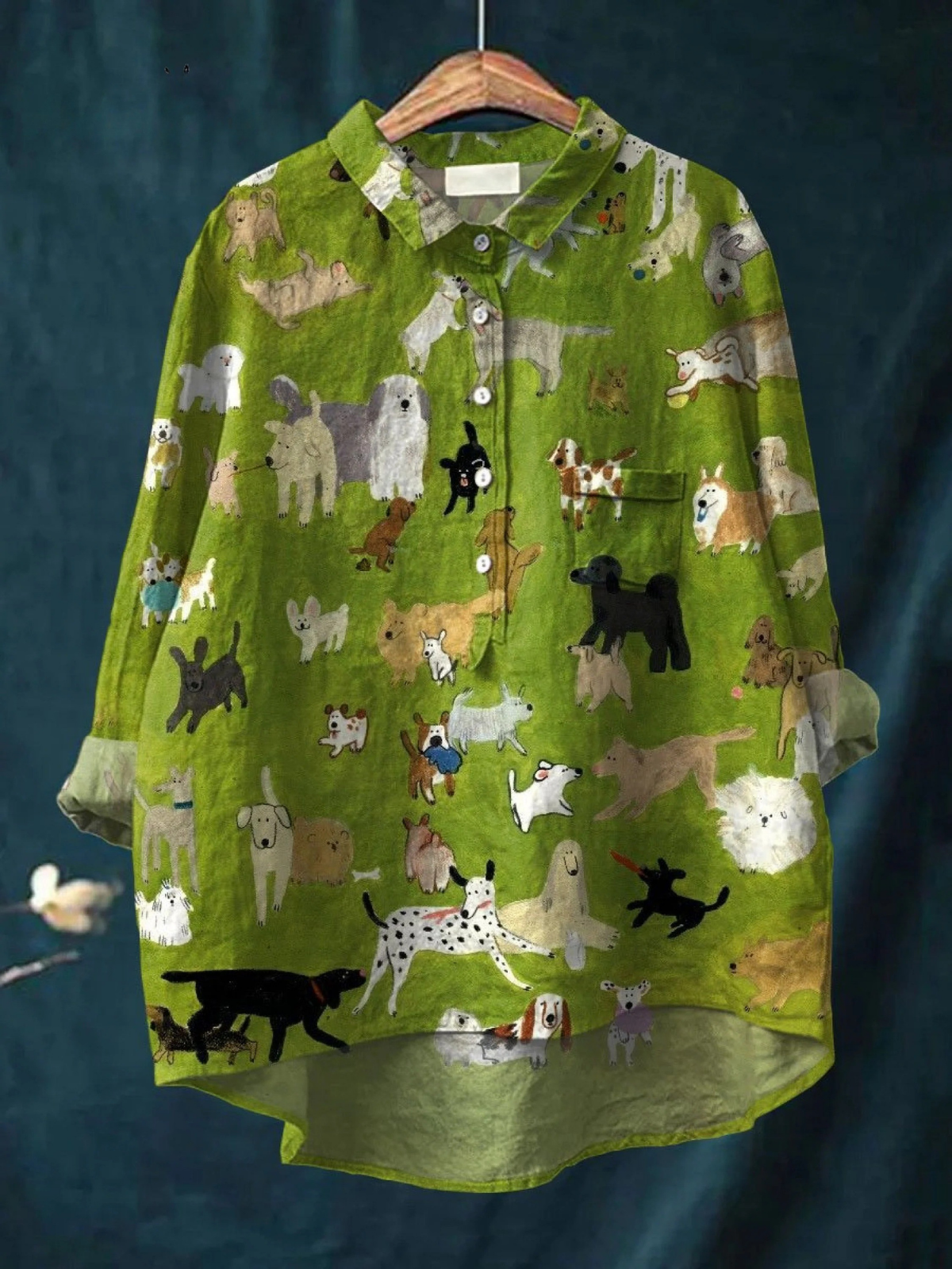 Chemise légère à manches longues vert clair à imprimé d’animaux, col et boutons