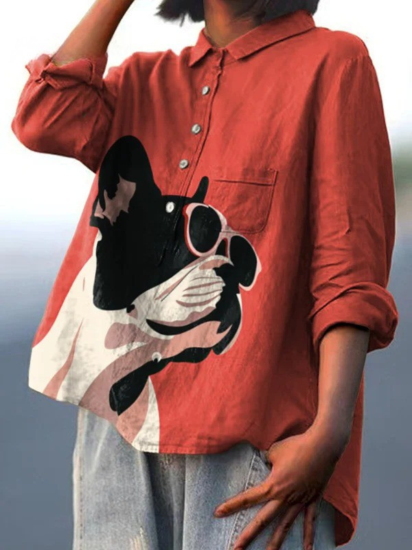 Chemise rouge à manches trois-quarts, col boutonné, imprimé chien aux lunettes.