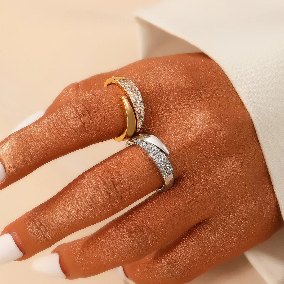 Leyna - Bague Symbolique Élégante