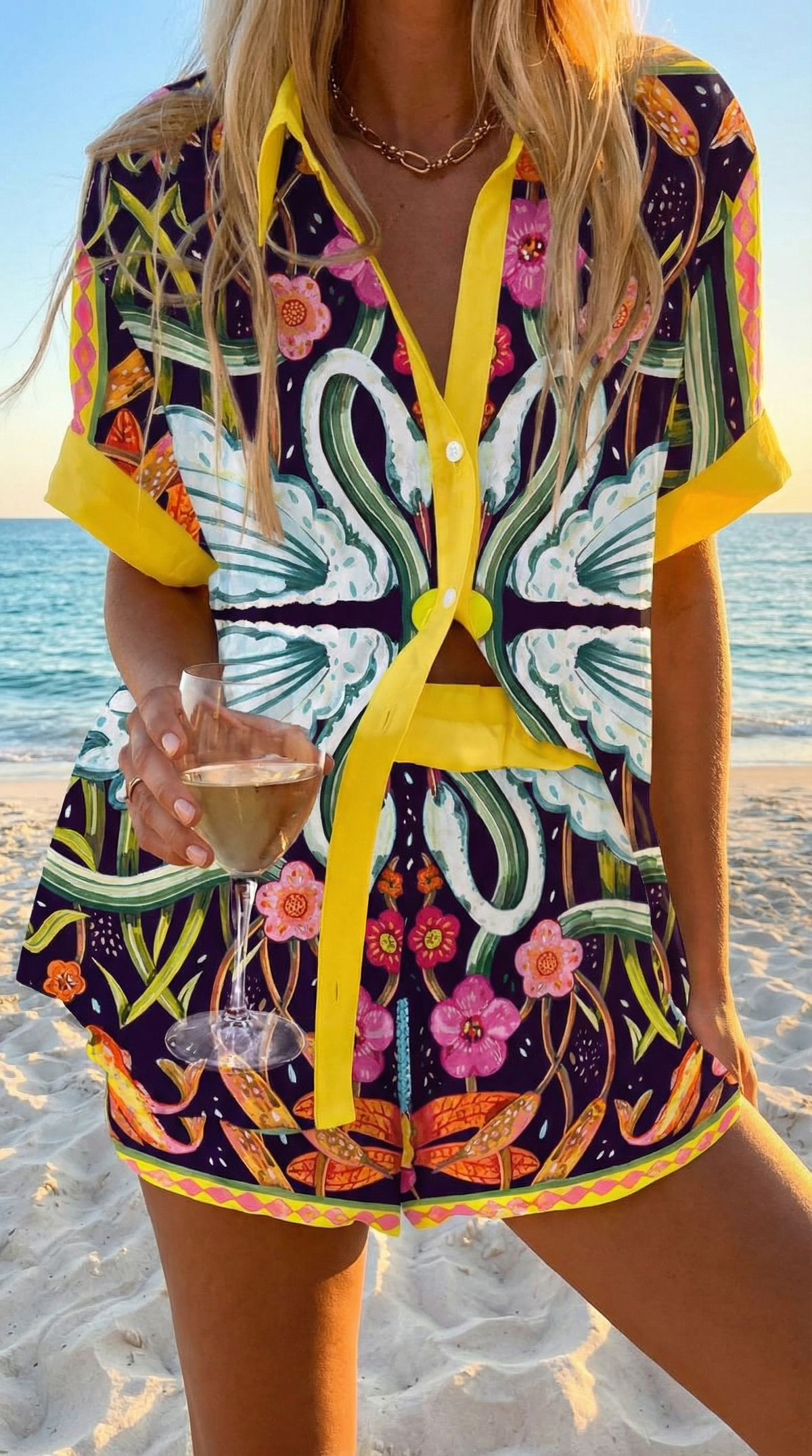 Ensemble combishort Elara™ à col V, manches courtes, motifs floraux et abstraits multicolores