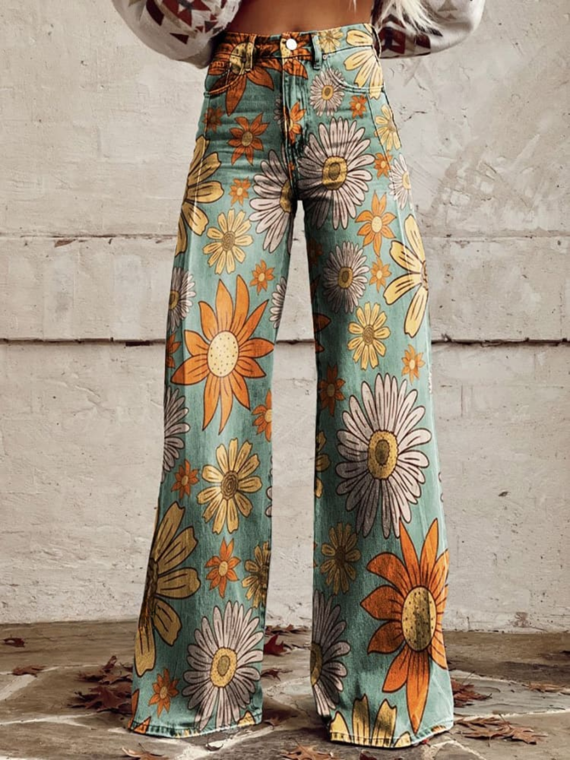 Pantalon palazzo fleuri Cirilla à boutons, imprimé fleurs sur fond vert