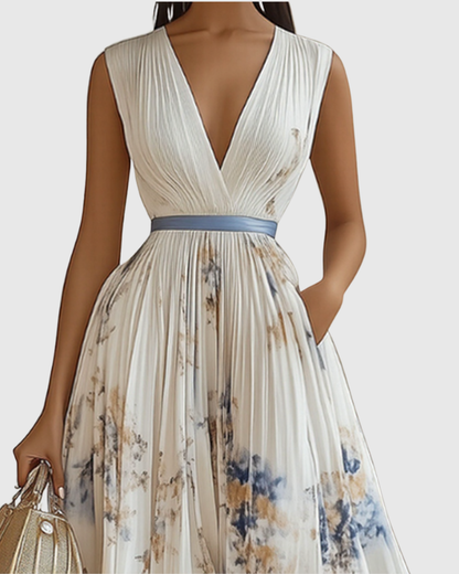 Robe longue plissée à encolure V, blanc cassé imprimé fleurs bleu et beige