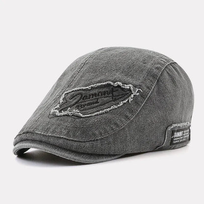 Casquette en denim gris avec écusson Damont brodé et étiquette latérale