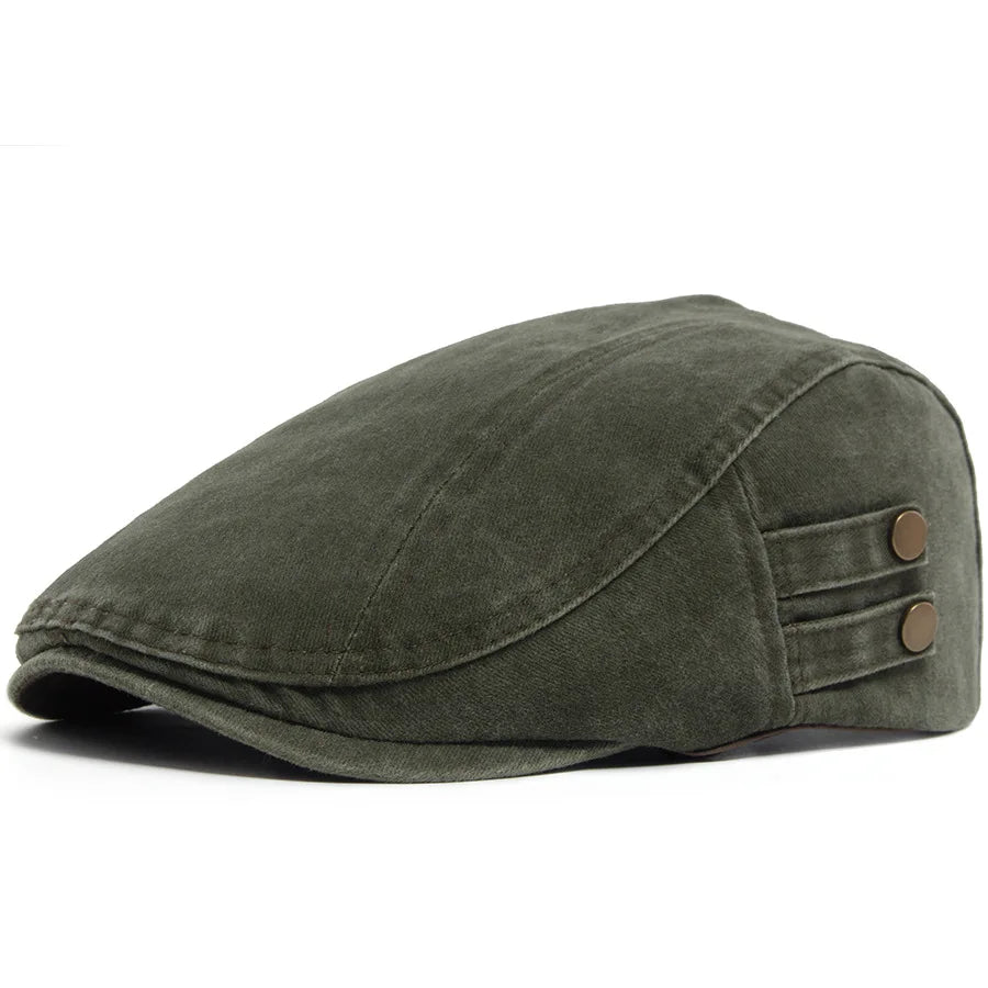 Casquette vintage homme vert olive, visière courbe, deux boutons décoratifs sur le côté.