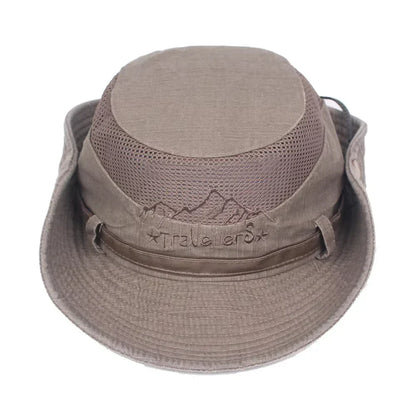 Chapeau d’extérieur respirant gris taupe, grand bord, logo brodé, panneau en maille