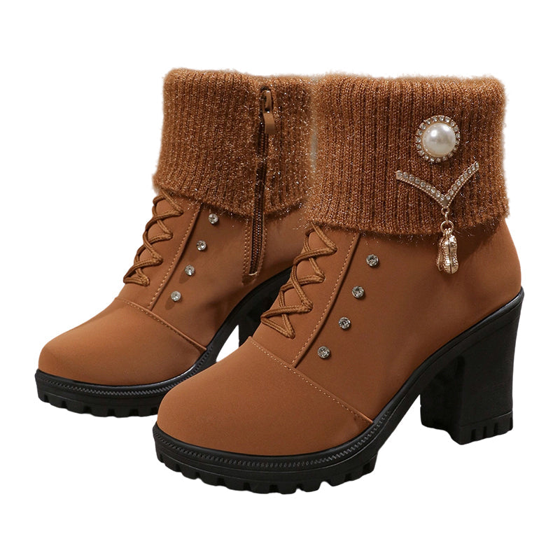 Bottines femme marron à talon épais, manchettes fausse fourrure, lacets et décor perles
