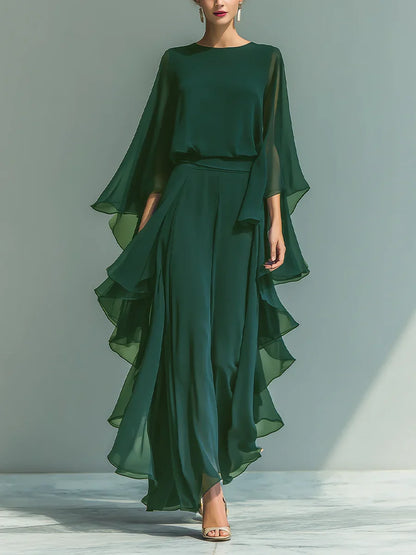 Ensemble robe longue en chiffon vert, encolure ronde, volants superposés et ceinture