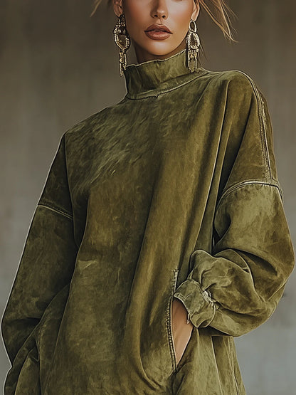 Robe tunique en daim vert à col montant, manches longues, franges en bas