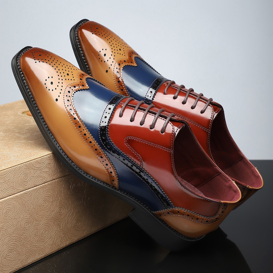 Chaussures brogues wingtip vintage en cuir orange, bleu et blanc, lacets sur l’empeigne