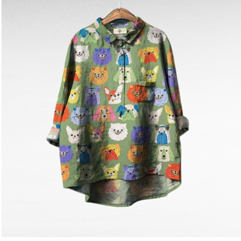 Chemise ample vert pâle à col boutonné, motif multicolore de petits animaux, poche
