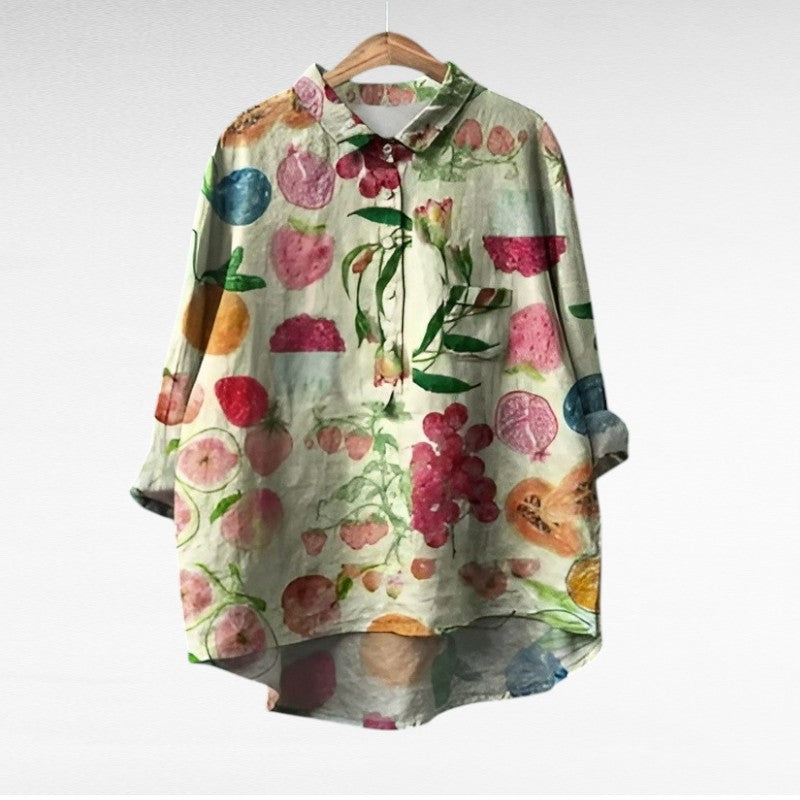 Blouse en lin vert clair à motifs fruits rouges, col chemise, boutons et manches amples