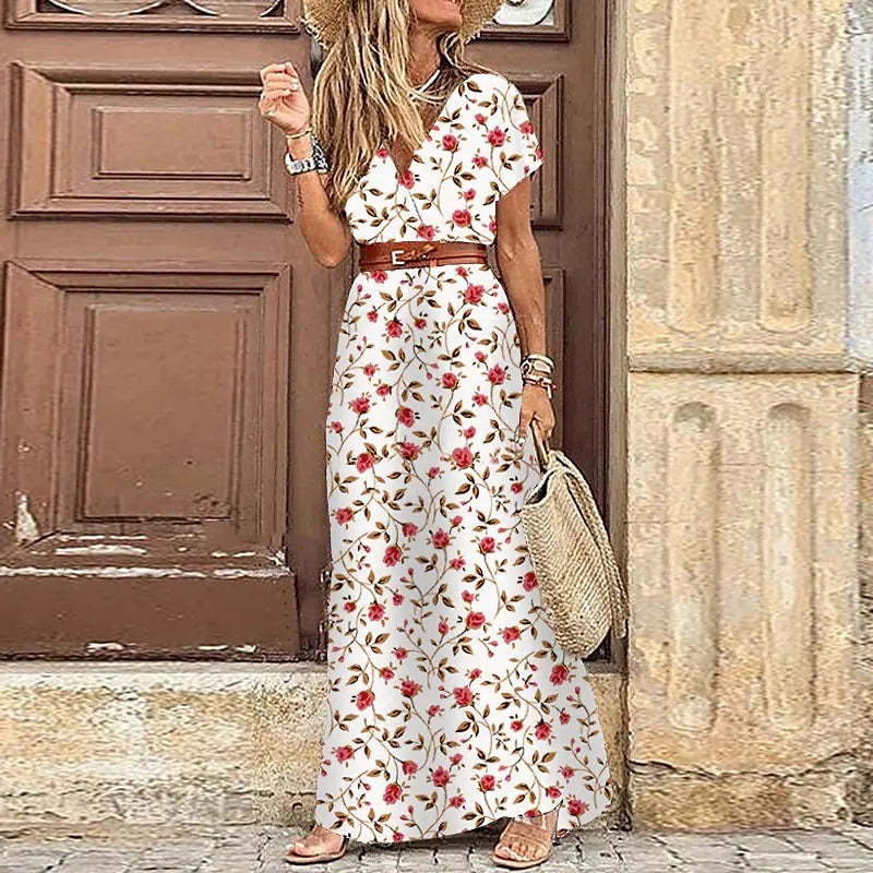 Robe longue bohème blanche à fleurs rouges, manches courtes et ceinture à la taille
