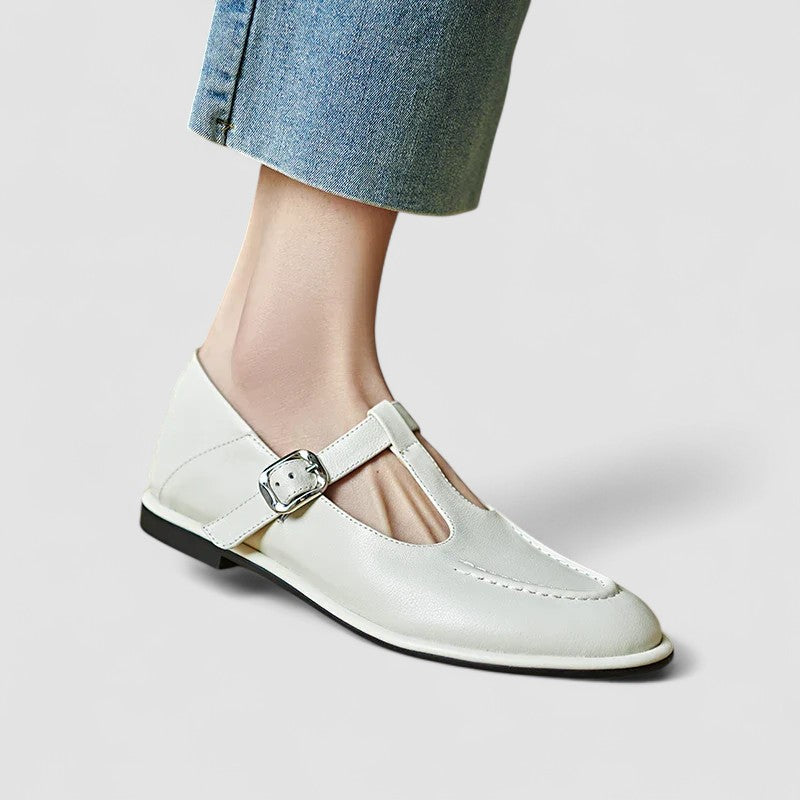 Chaussures bébé Clarisse™ beige clair à bout rond, bride avec boucle et semelle noire