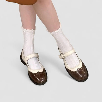 Chaussures de bébé contrastées Gabrielle™ marron et crème, bout verni et bride réglable