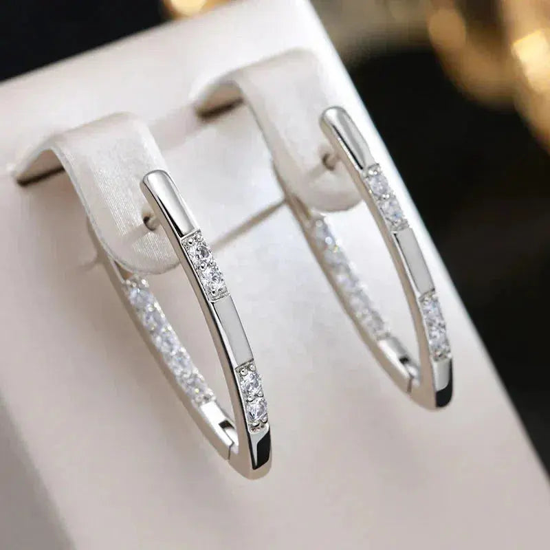Boucles d’oreilles créoles argentées à pierres de zircon, fines barrettes
