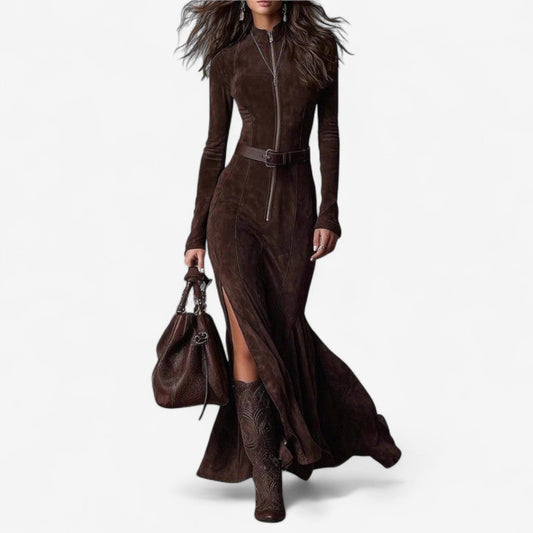 Robe longue marron foncé zippée, col montant, ceinture et fente, manches longues