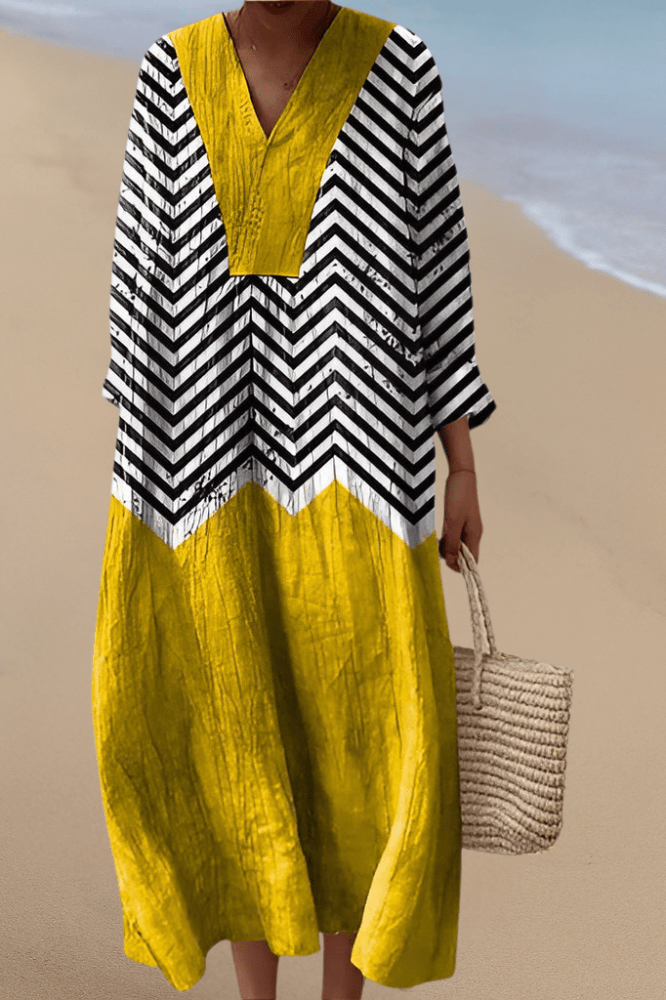 Robe ample chevrons noir et blanc avec empiècement jaune moutarde, manches 3/4
