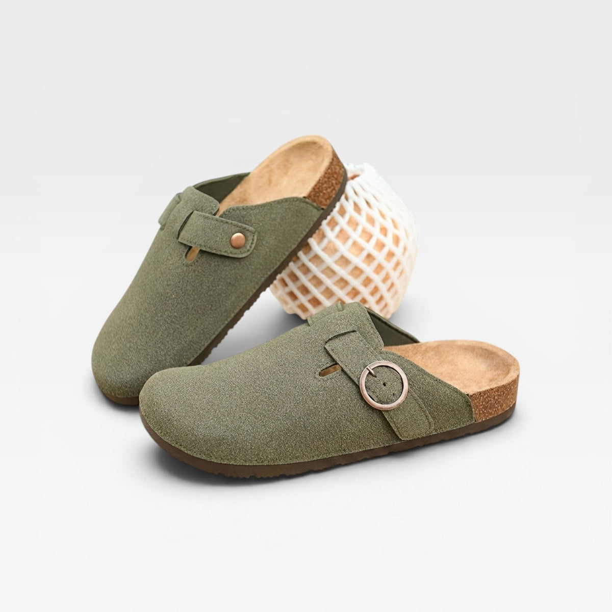 Sabots en liège verts à bout fermé, mules à enfiler avec boucle ronde