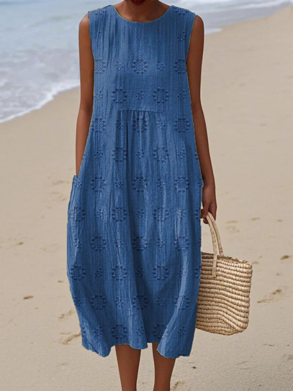 Robe midi bleue sans manches broderie florale, jupe évasée à volants