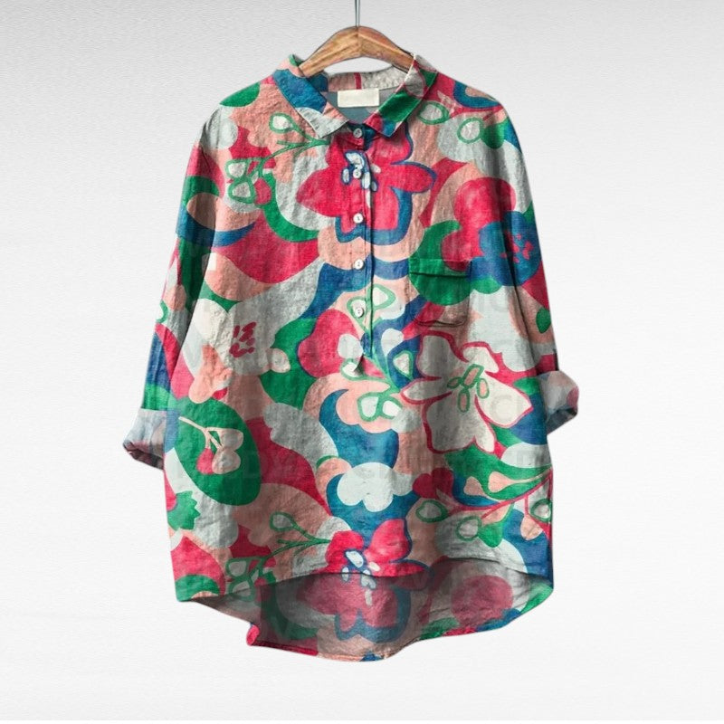 Blouse d’été en lin à motifs formes florales rouges et vertes, col chemise boutonné