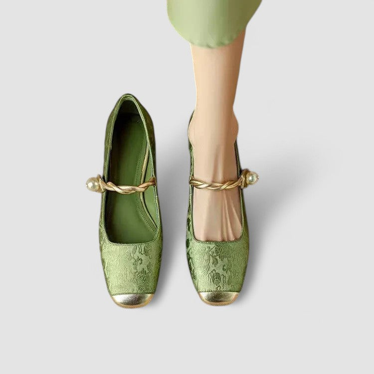 Ballerines bébé Florine™ vertes, vue de dessus, bouts ronds et bride tressée dorée