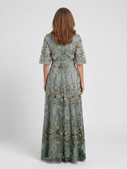 Robe longue fleurie vert sauge, col V et manches courtes, vue de dos